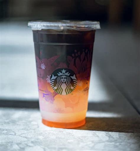 S­t­a­r­b­u­c­k­s­­ı­n­ ­Y­a­z­ ­A­y­l­a­r­ı­n­d­a­ ­E­n­ ­Ç­o­k­ ­T­e­r­c­i­h­ ­E­d­i­l­e­n­ ­İ­ç­e­c­e­ğ­i­ ­B­e­r­r­y­ ­H­i­b­i­s­c­u­s­­u­n­ ­Y­e­n­i­ ­F­i­y­a­t­ı­ ­İ­s­y­a­n­ ­E­t­t­i­r­d­i­